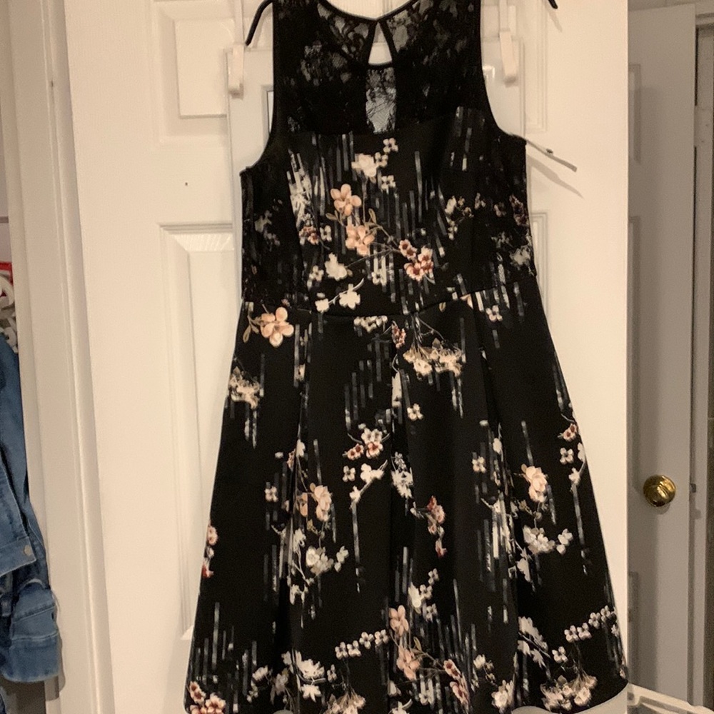 Ladies Dress White House Black Market